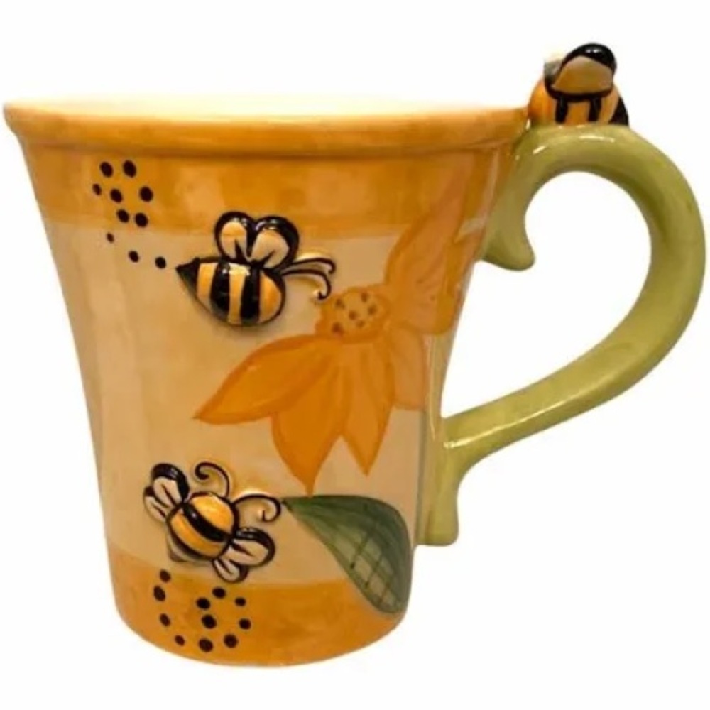 Pier 1 Yellow 3d Bee Mug with Green Handle - Picture 2 of 8